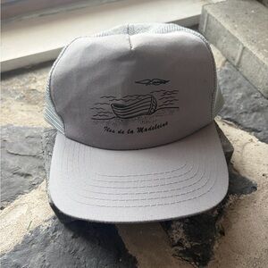 Gray Trucker Hat with mesh - vintage